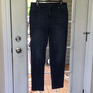 Chico’s So Slimming Girlfriend ankle jeans - 10T